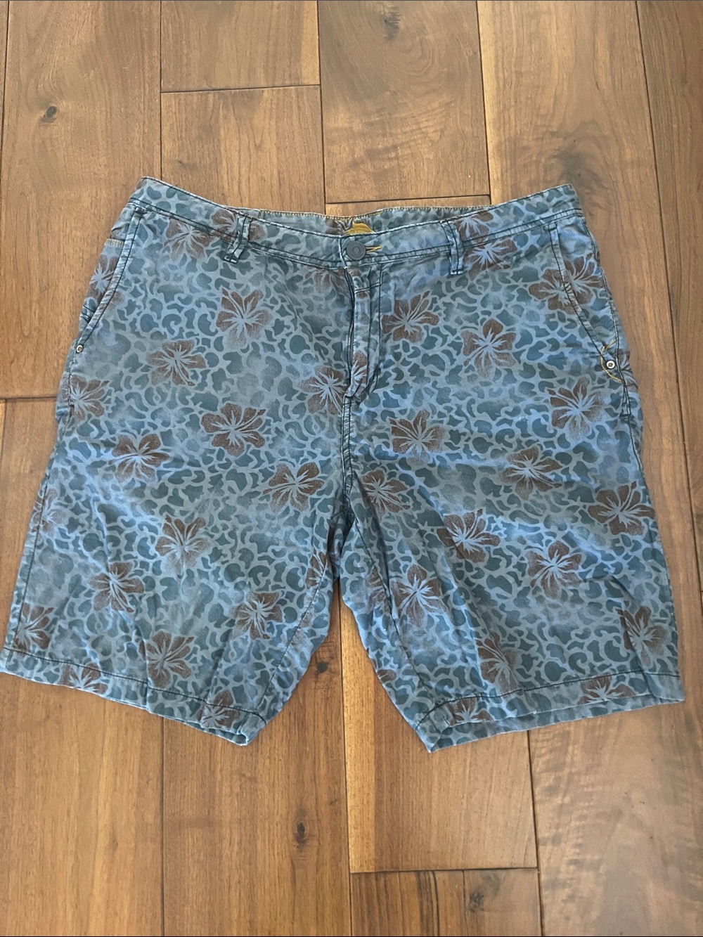 Tommy Bahama Blue and Brown Floral Print Flat Front Shorts